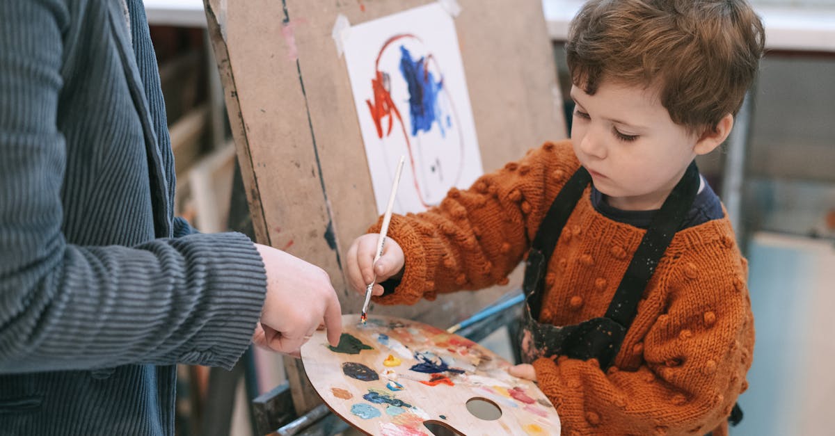 Atelier de pictură pentru copii, deschis în Călinești de artista Ana-Maria Udeanu