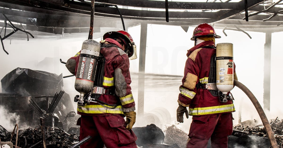 Incendiu la un depozit din Șoimuș: pompierii intervin rapid