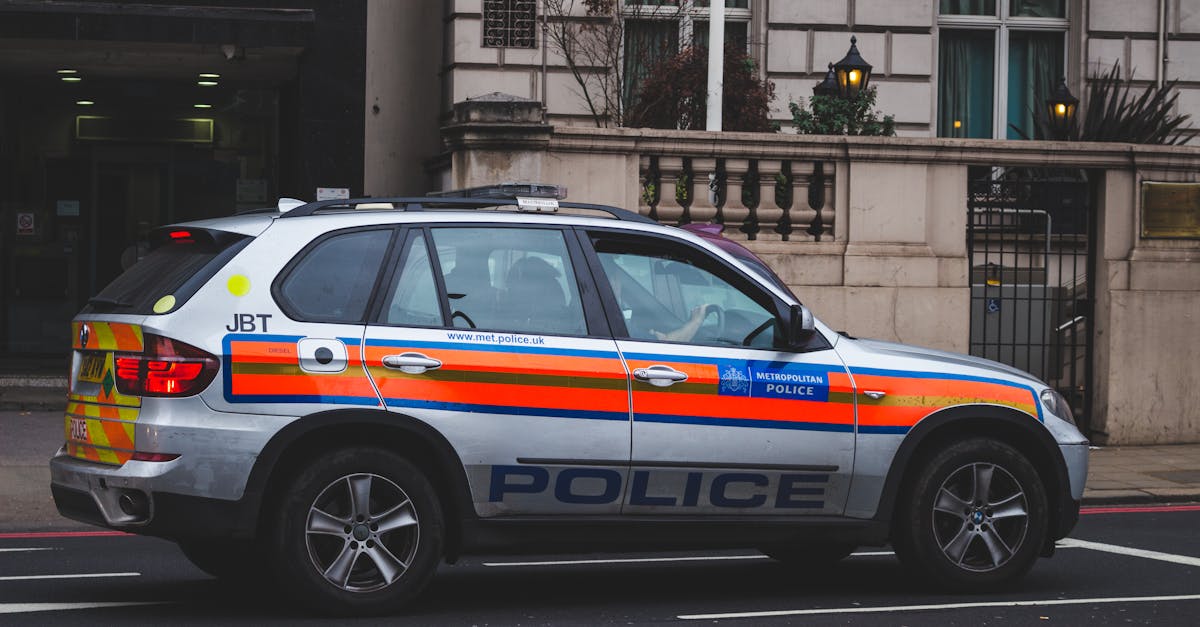 Operațiune de amploare în Londra: 72 de mașini de lux confiscate de poliție