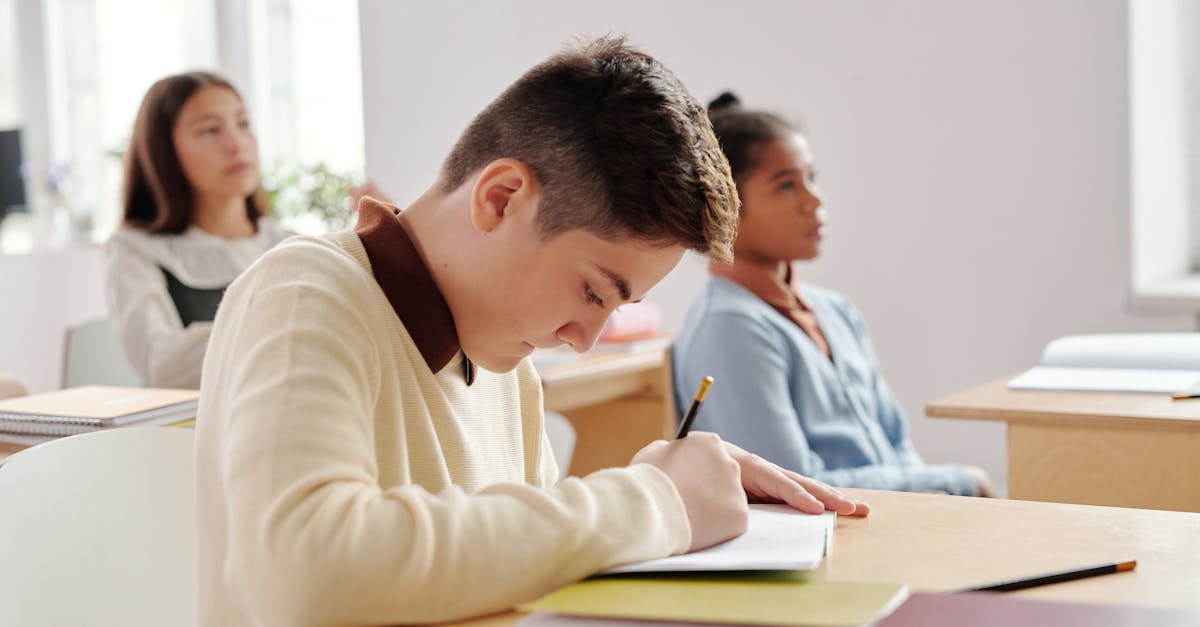 Ministerul Educației lansează reforme pentru a combate analfabetismul funcțional în licee