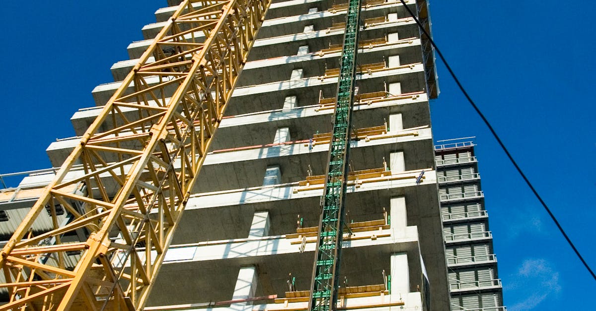 Râmnicu Vâlcea se transformă cu un nou imobil modern în centrul orașului