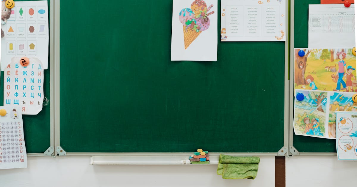 Ultima șansă: Cardurile educaționale pot fi folosite până în 2025