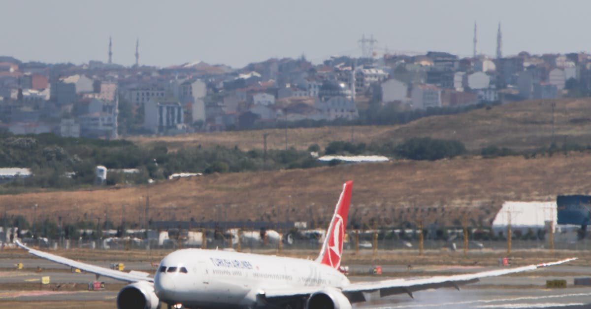 Coliziune pe pista aeroportului din Manchester: avioane easyJet se ciocnesc