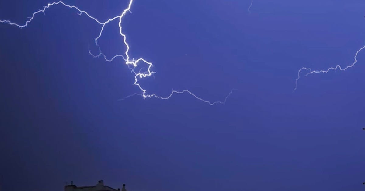 Atenționări meteo pentru Brașov: instabilitate atmosferică în următoarele ore
