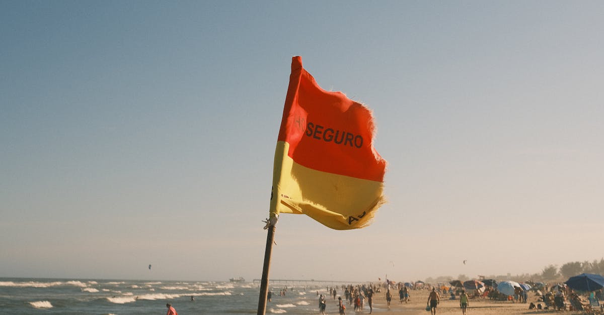Atenție pe litoral: Jandarmii avertizează turiștii despre pericolele valurilor