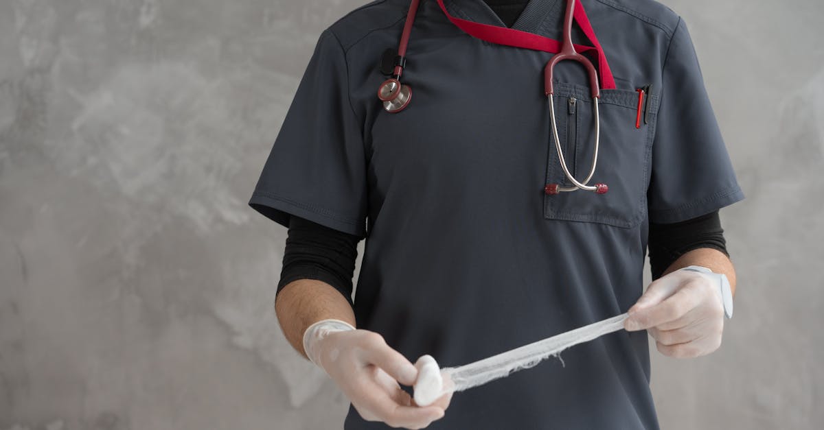 Caz medical incredibil: un bărbat a ajuns la spital după ce și-a rupt esofagul din cauza unei mese copioase
