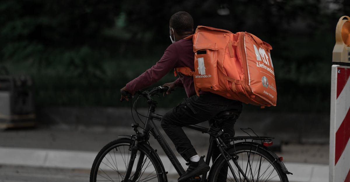 Pistele de biciclete din Sibiu, o provocare pentru utilizatorii de trotinete