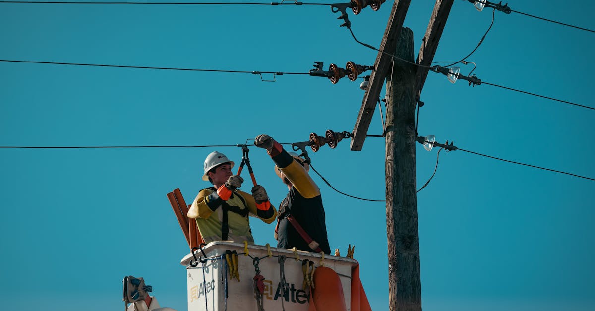 Întreținerea rețelei electrice duce la întreruperi planificate în Constanța