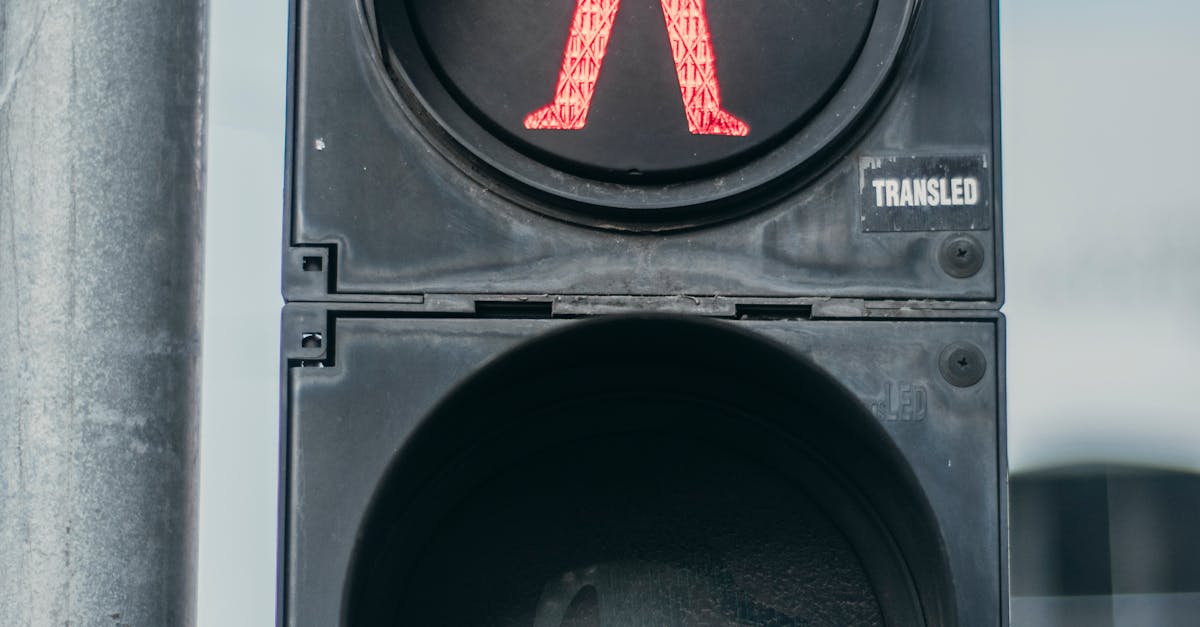 Incident major în Cluj: trafic oprit pe o stradă din cauza stâlpilor doborâți