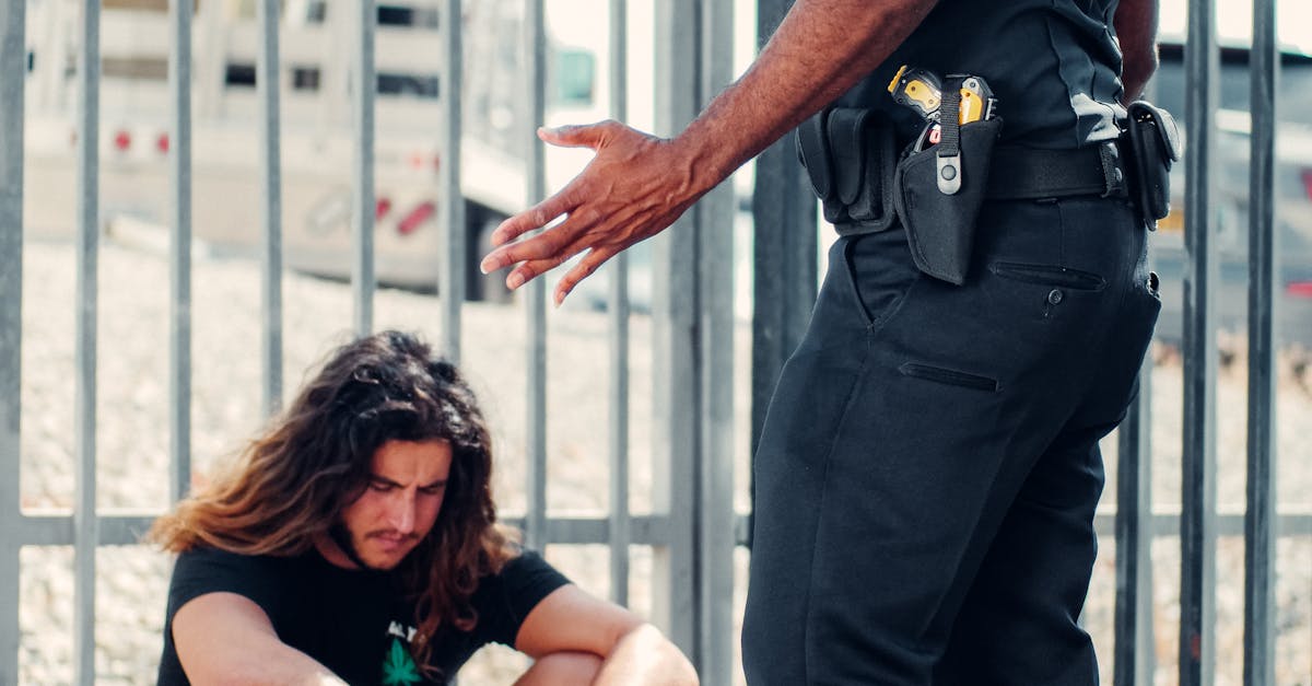 Agresor reținut după o tentativă de omor cu toporul, intervenție eroică a unei polițiste