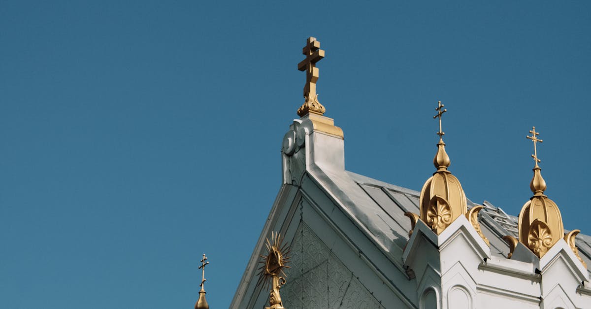 Controverse în Biserica Ortodoxă Română: Preot surprins în ipostaze scandalos de necorespunzătoare