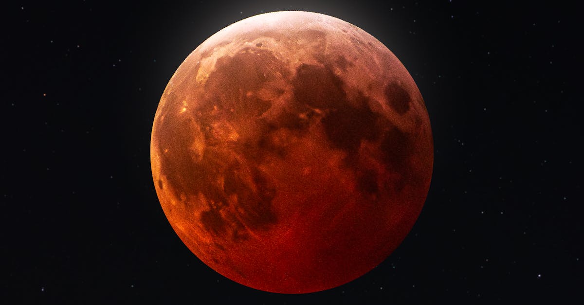 România se pregătește pentru eclipsa totală de Lună: un spectacol rar în septembrie