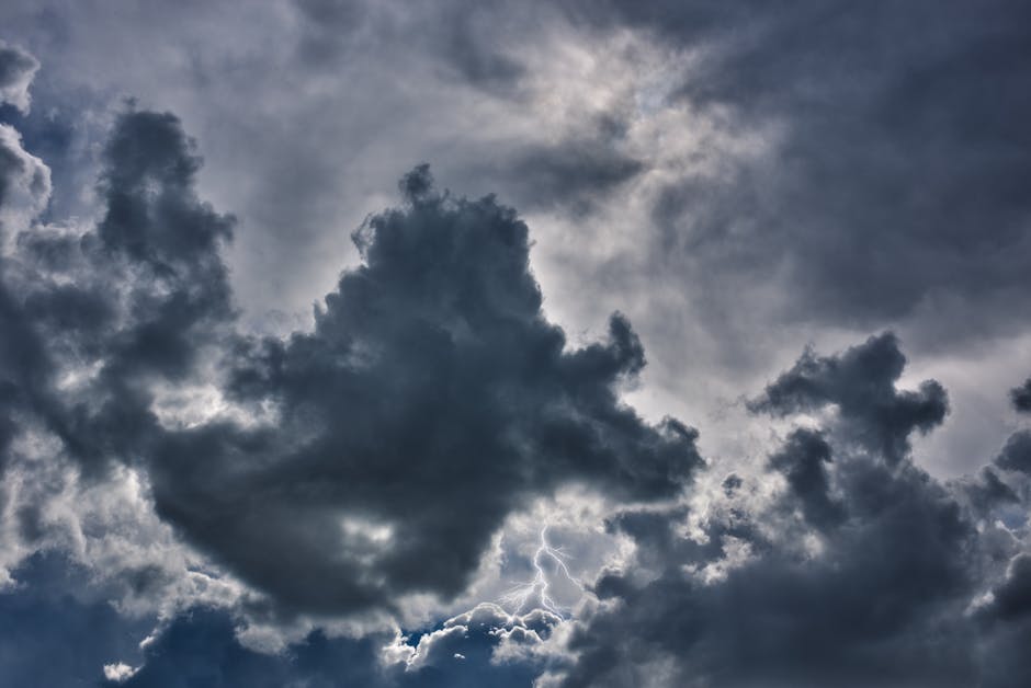Caniculă și furtuni: prognoza meteo pentru următoarele zile