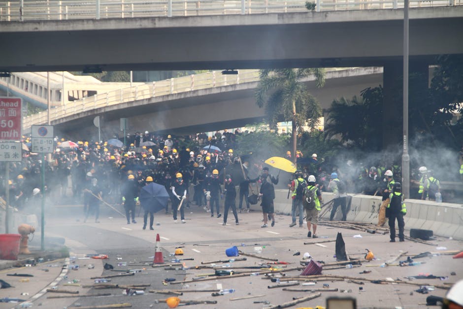 Conflicte violente în Piața Victoriei: bilanțul reținerilor și acuzațiile grave