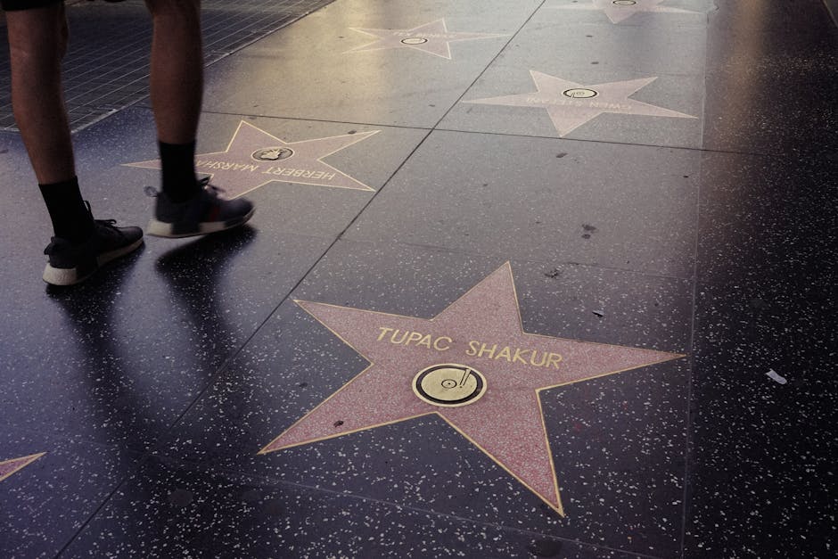 Rapperul Lil Nas X, inculpat după o plimbare nudă prin Los Angeles