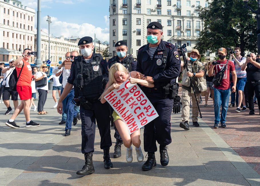 Arest preventiv pentru 30 de oieri implicați în proteste violente