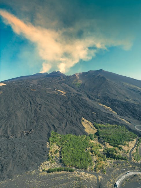 Etna se trezește din nou: erupție spectaculoasă în Sicilia