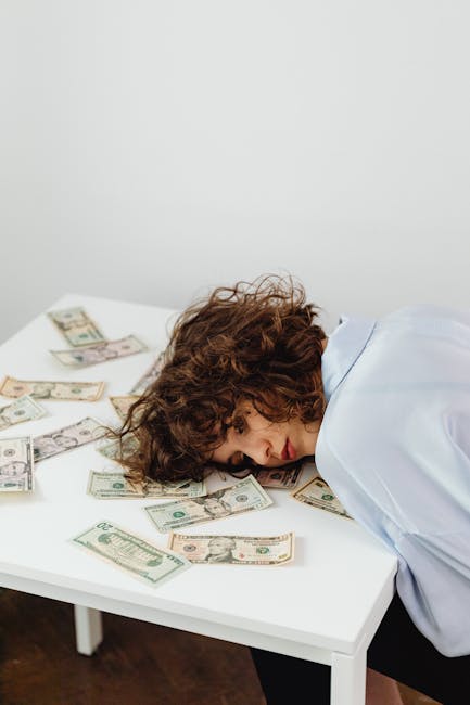 Criza economică afectează grav viața românilor: peste o treime se plâng de un trai mai greu