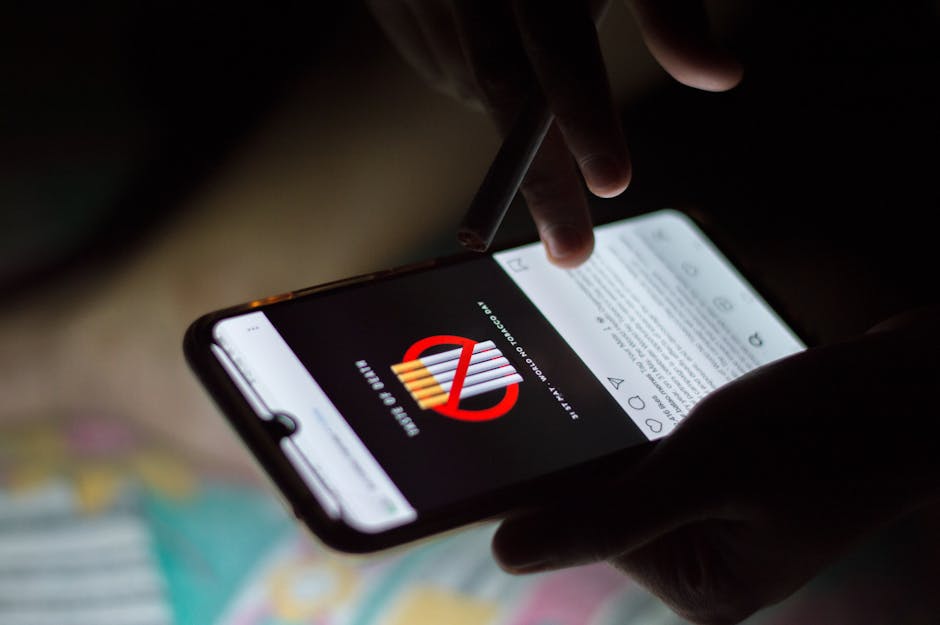 Aproape 12 ore online: realitatea alarmantă a adolescenților români
