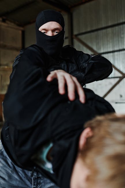 Adolescent surprins cu un briceag și benzină la Judecătoria Medgidia: Motivația sa controversată