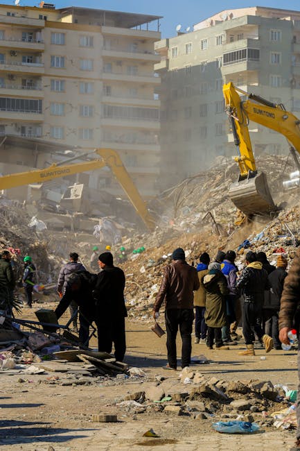 Demolarea blocului explodat din Rahova: primele imagini și detalii despre intervenție