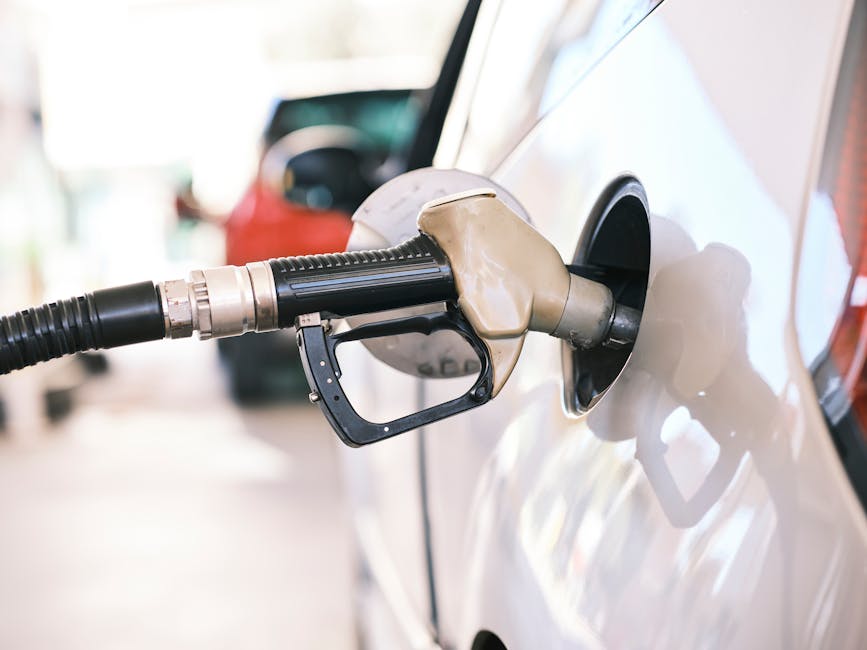 Prețurile la motorină cresc artificial înainte de reduceri, lăsând românii fără câștiguri reale
