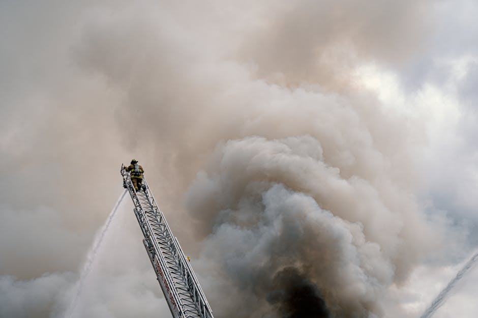 Incendiu devastator în Valea de Brazi: o bucătărie de vară distrusă, o femeie în stare de panică