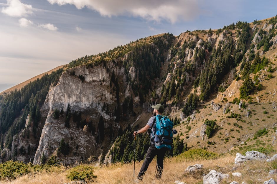 Salvamontiștii intervin pentru a recupera patru turiști blocați în Piatra Craiului