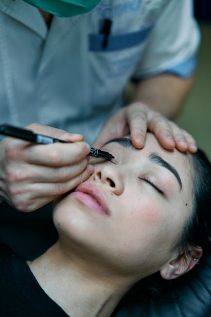 Atenție, tineri! Un trend TikTok riscant poate afecta sănătatea ochilor