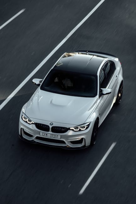 Șofer imprudent de BMW, accident la primărie după o noapte de liniuțe