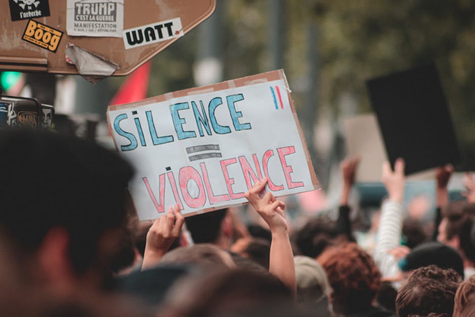 Franța în haos: protestele iau amploare în ultimele luni ale mandatului lui Macron