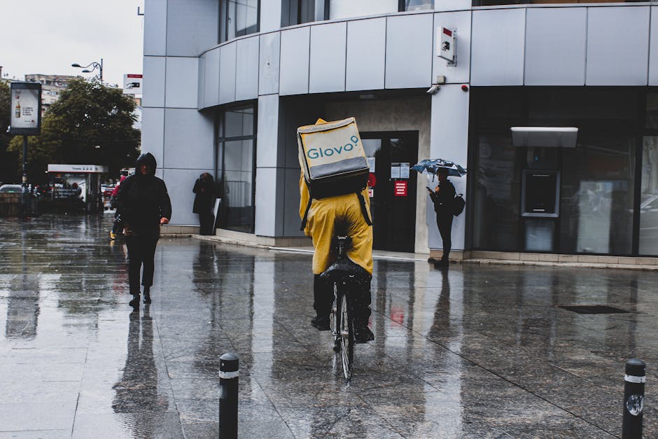 Românii se pregătesc pentru un Black Friday record în livrări de colete
