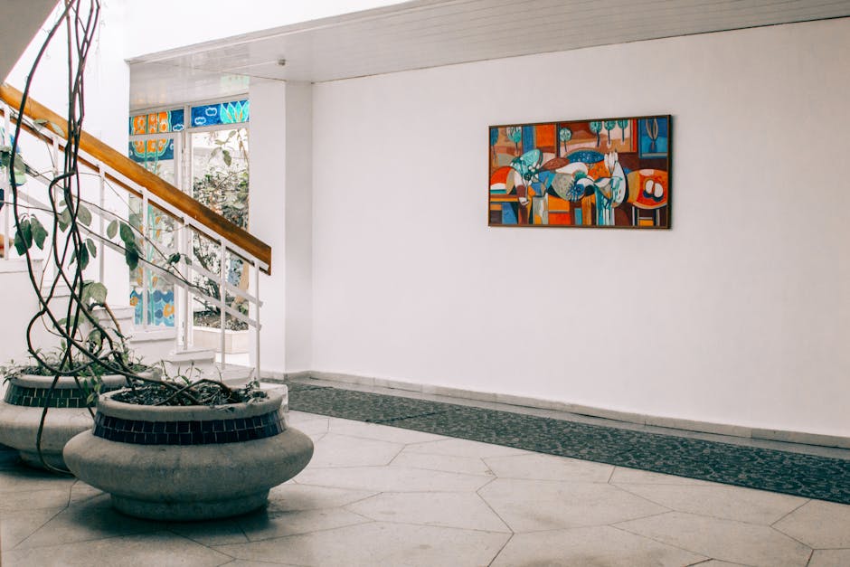 Descoperă arta vitraliului la prima expoziție din România dedicată Amaliai Verzea