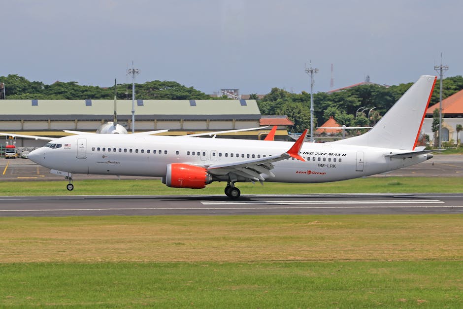 Aterizare de urgență a unui Boeing 737 din cauza unei explozii suspecte