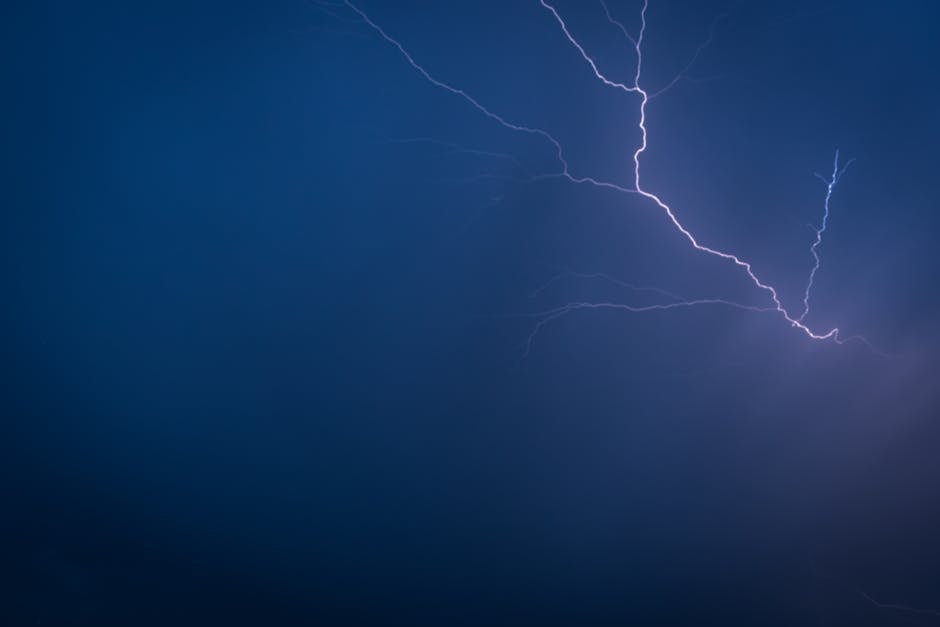 Alertă meteo în Dâmbovița: vijelii și ploi torențiale în continuare