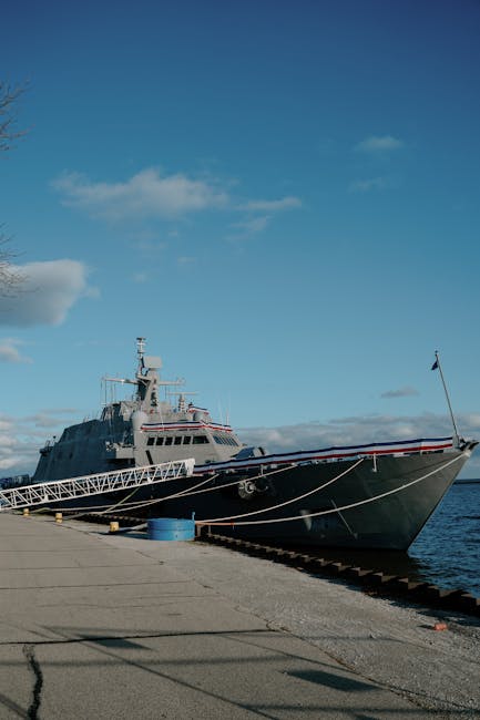 Tensiuni internaționale: Crucişătorul USS Lake Erie traversează Canalul Panama