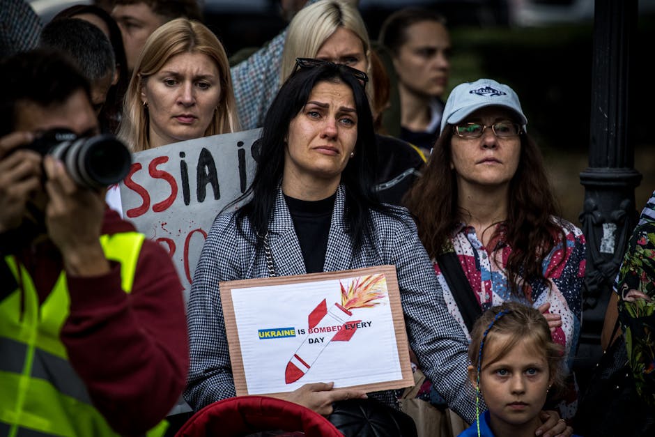 Proteste masive în Ucraina: cetățenii cer demiterea comandantului armatei