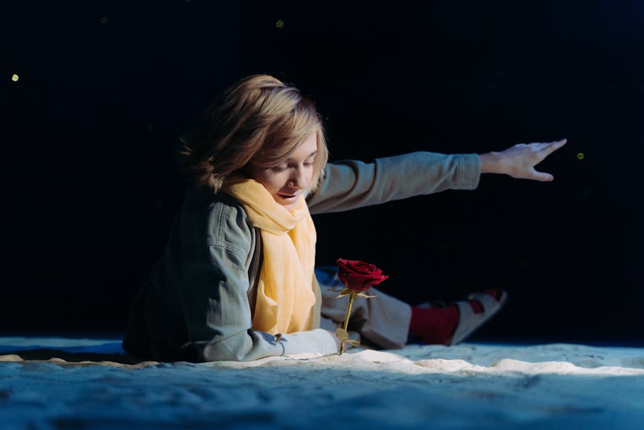 Descoperă magia ilustrațiilor lui Charlie Mackesy la Teatrul Tony Bulandra