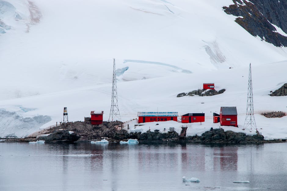 Cercetător român pleacă în expediție științifică în Antarctica