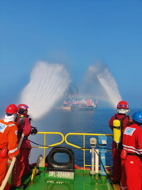 Explozie pe un petrolier în Marea Neagră: 14 membri ai echipajului salvați cu succes