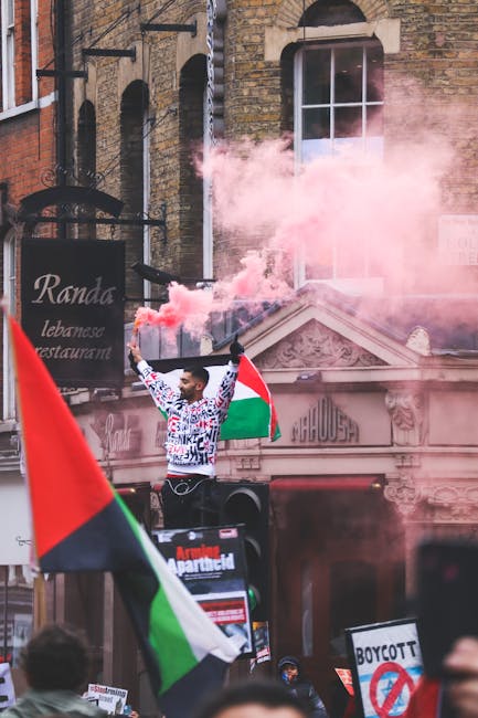 Protestele pro-Palestina din Londra: aproape 900 de arestări și tensiuni crescânde