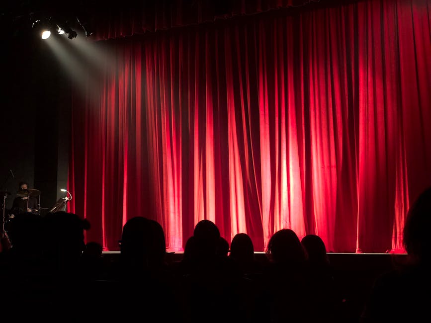 Deschiderea stagiunii la Teatrul „Alexandru Davila”: o seară de neuitat pentru spectatori