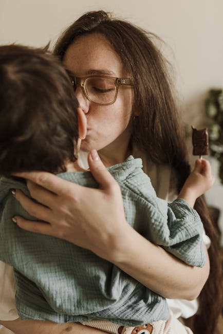 Caz șocant la Scoreiu: un copil legat de tată, măsuri de protecție adoptate pentru întreaga familie