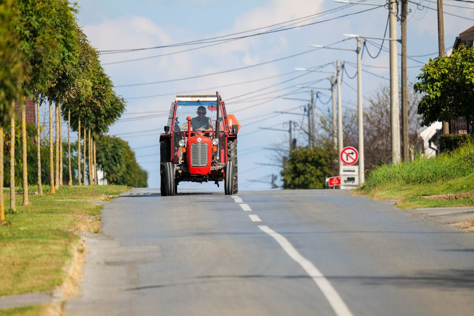 Noi reglementări pentru utilizatorii de tractoare: permisul B este suficient!