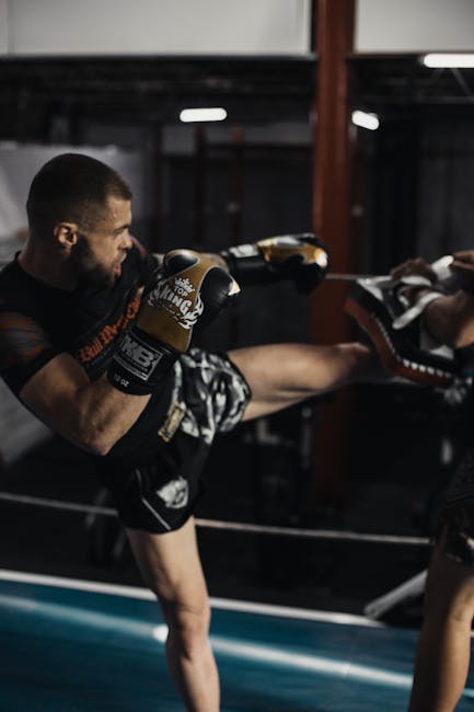 Marius Iamandi, agent de penitenciar și kickboxer de top, se pregătește pentru un debut promițător