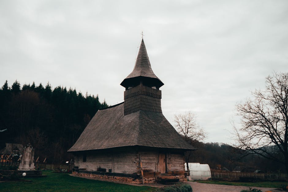 O nouă biserică modernă se conturează în Maramureș
