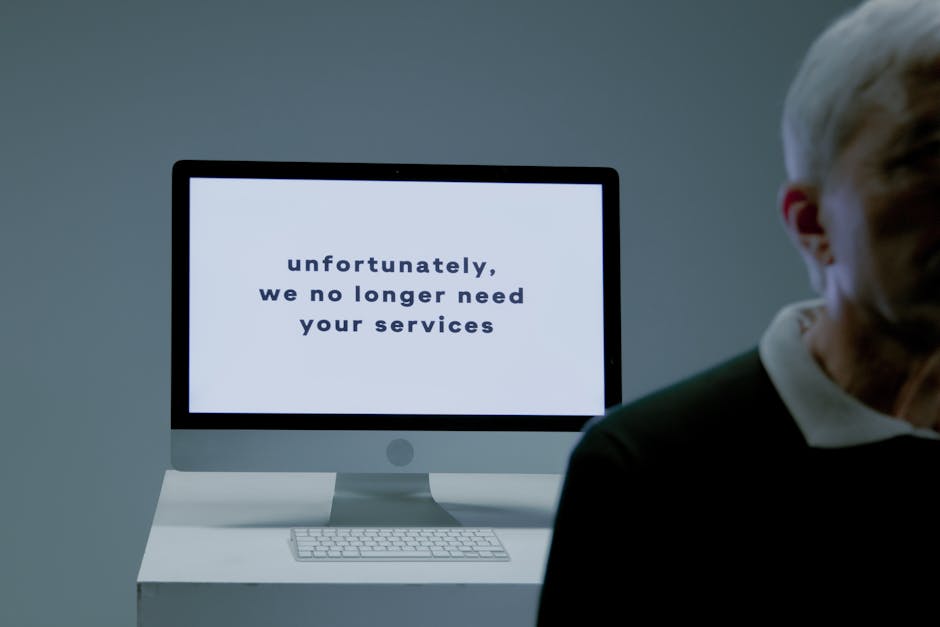 Eroare de comunicare majoră: peste 100 de angajați ai unei bănci din Australia află de concedierea lor dintr-un e-mail