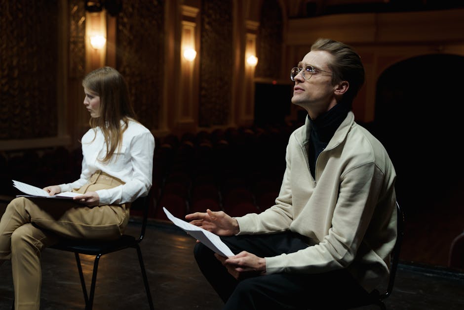 Oportunitate pentru tinerii dramaturgi: piese de teatru căutate!