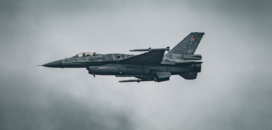 Incident grav: un avion F-16 s-a prăbușit lângă o bază militară din Germania