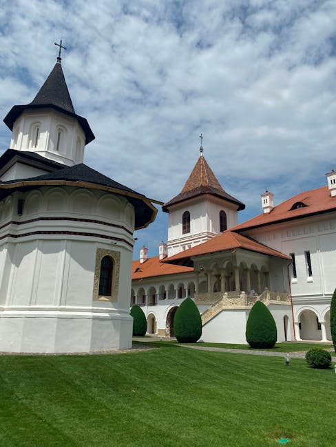 Mii de credincioși s-au adunat la Mănăstirea Sâmbăta de Sus pentru a celebra Sfânta Maria